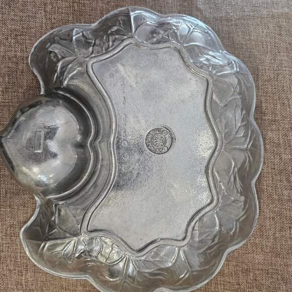 Wilton Armetale Radish and Cabbage Motif Vegetable Chip and Dip Serving Dish - Picture 6 of 12